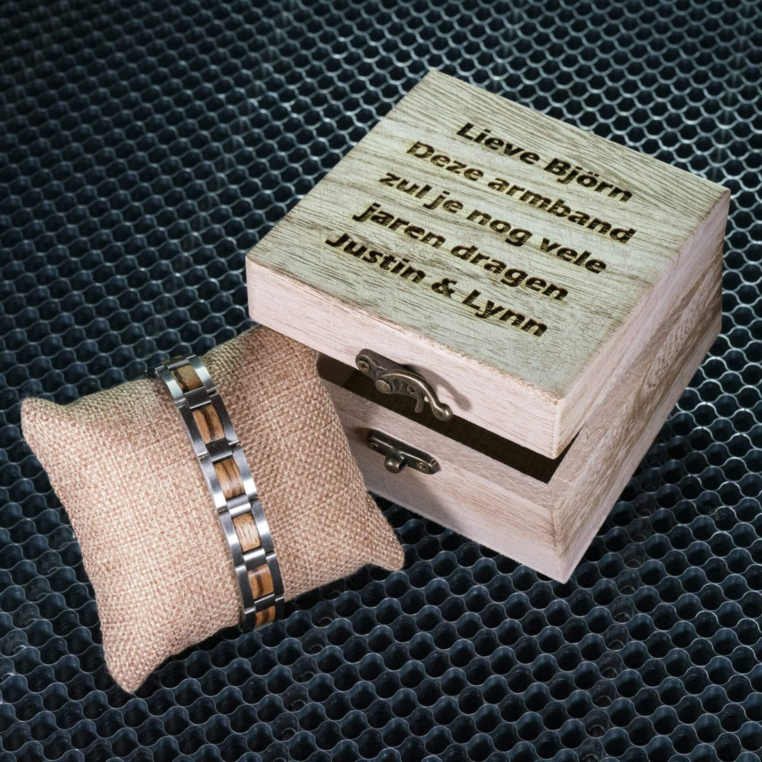 Persoonlijke houten verpakking + eigen tekst