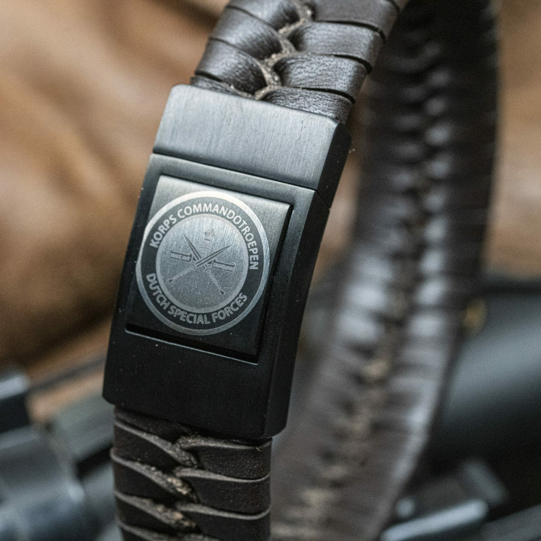 Luxe Logo armband: Commandotroepen Leger / Politie / Koninklijke Marechaussee / Soldaten herinneringsarmband