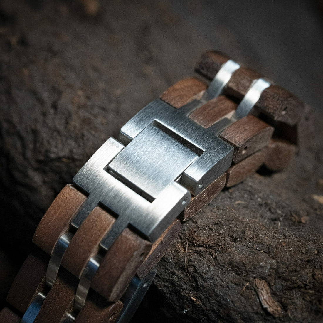 'Eigen gedicht op armband gravure' - Brede RVS Houten armband