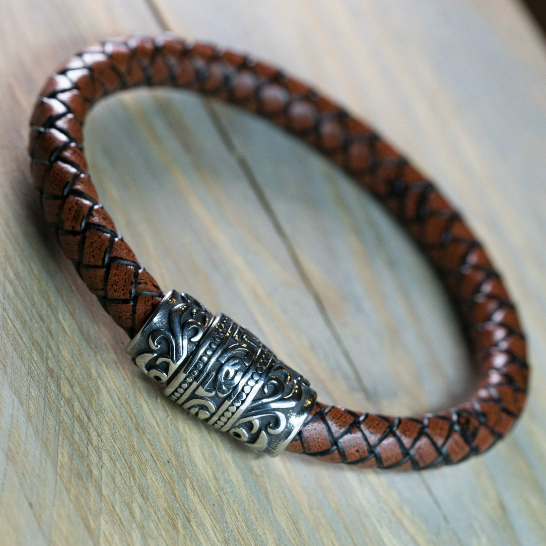 Rode Viking Armband - Robuust gevlochten leer
